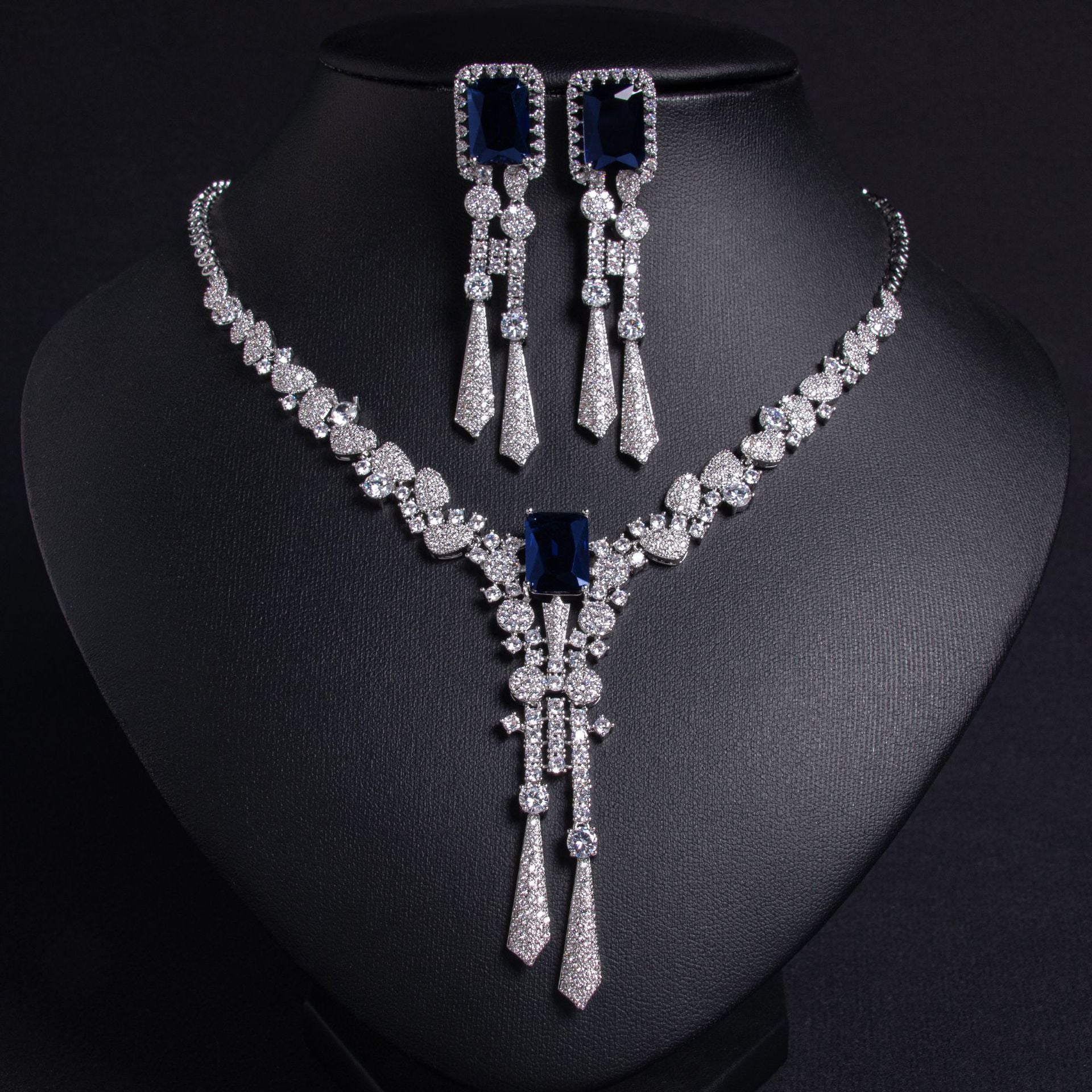 Luxury Emerald Green Crystal Tassel Necklace and Earrings Jewelry Set for Women