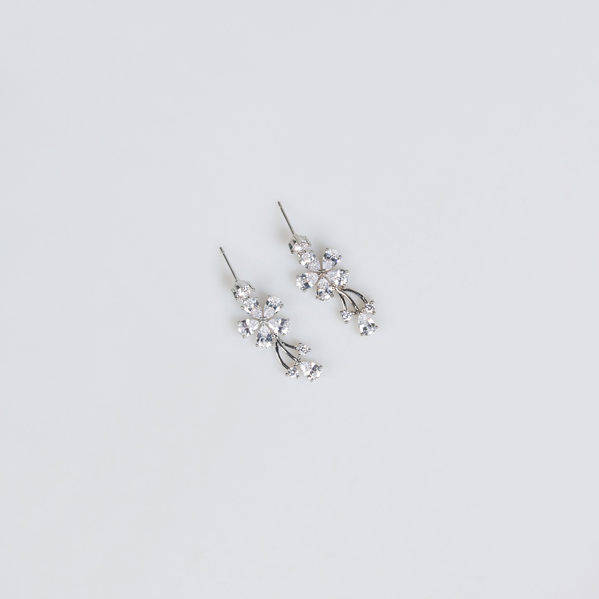 Elegant Silver Floral Crystal Necklace and Earrings Jewelry Set