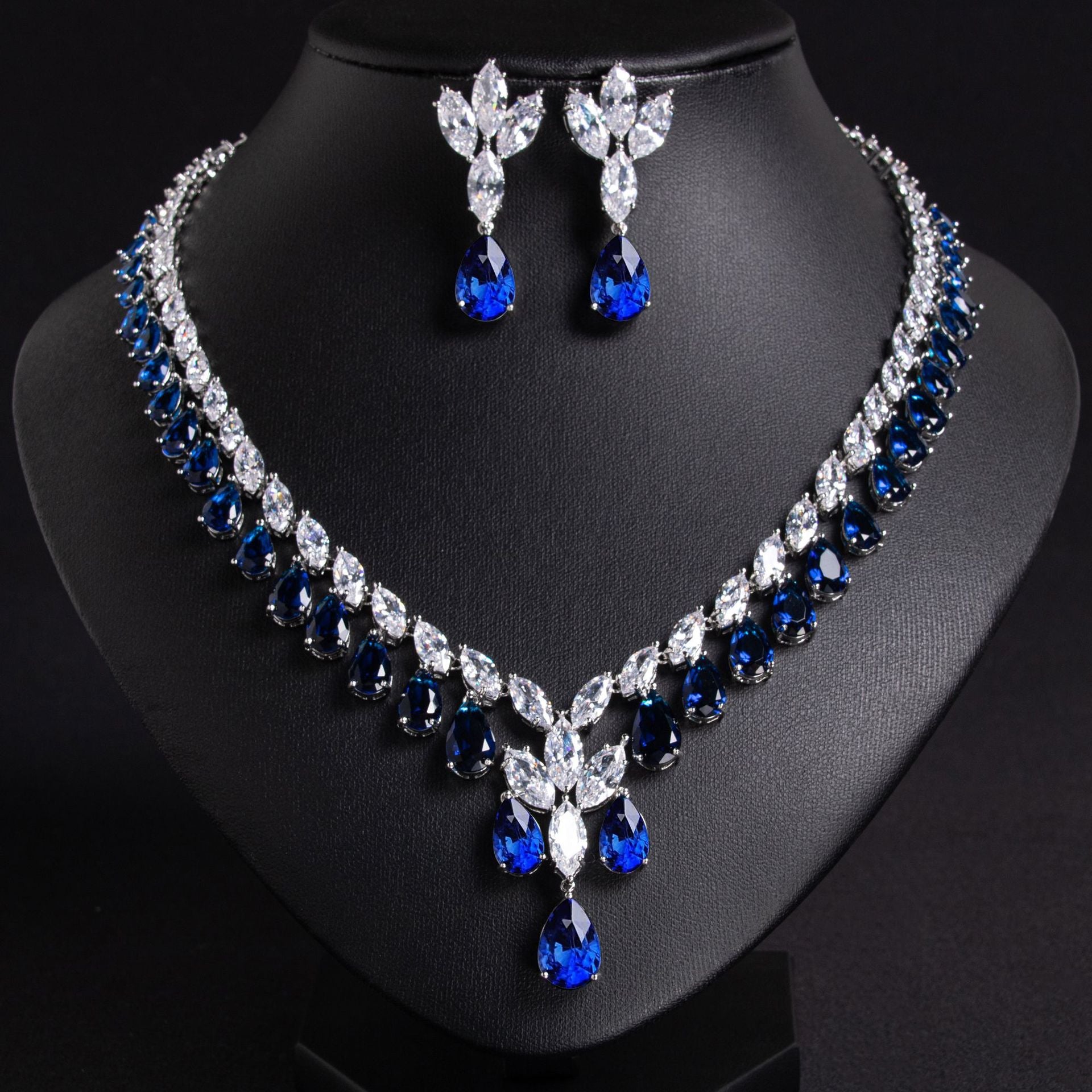Luxury Emerald Green Teardrop Necklace Set for Women – Marquise Crystal Jewelry with Matching Earrings
