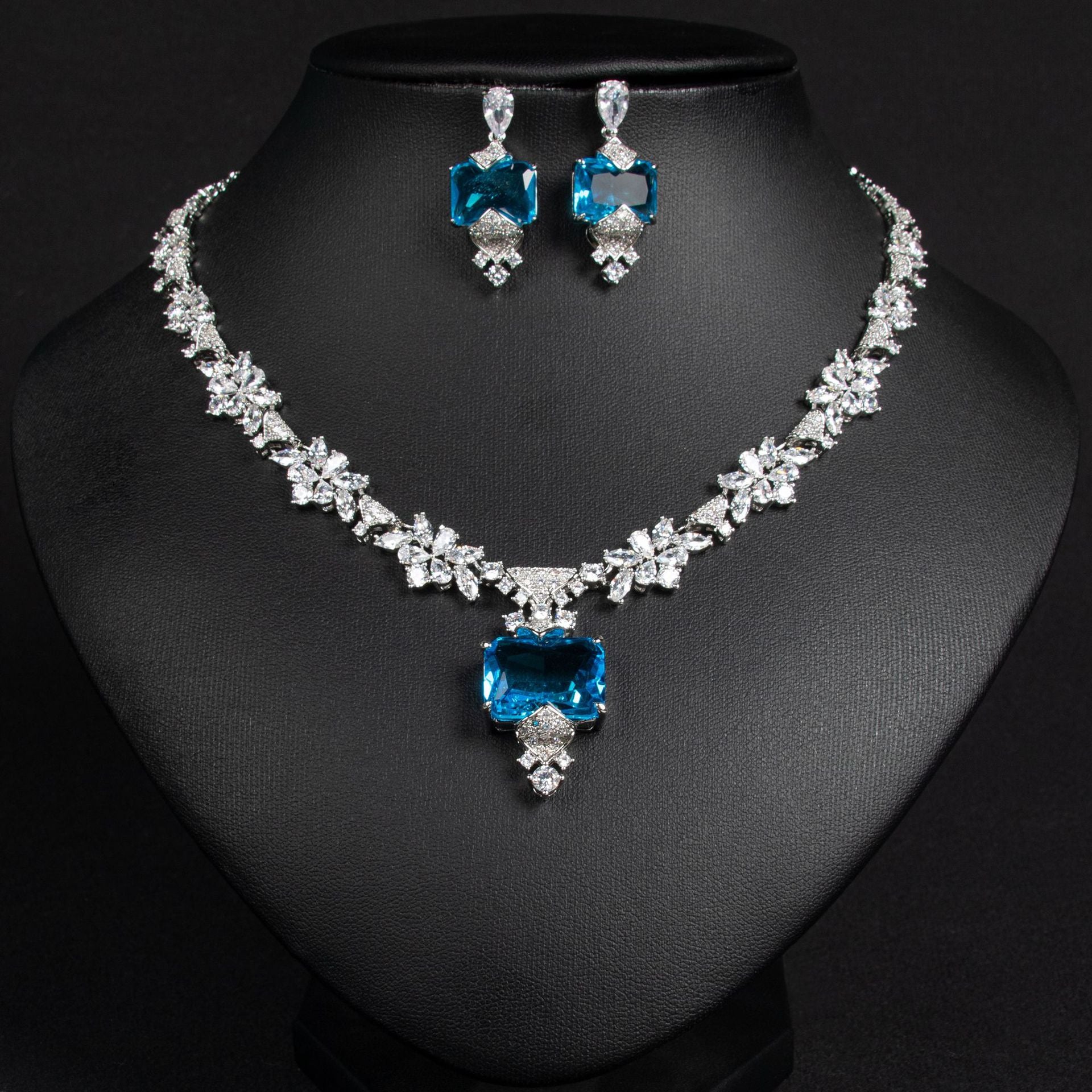 Luxury Sapphire Blue Gemstone Necklace Set for Women – Floral Statement Jewelry with Matching Earrings