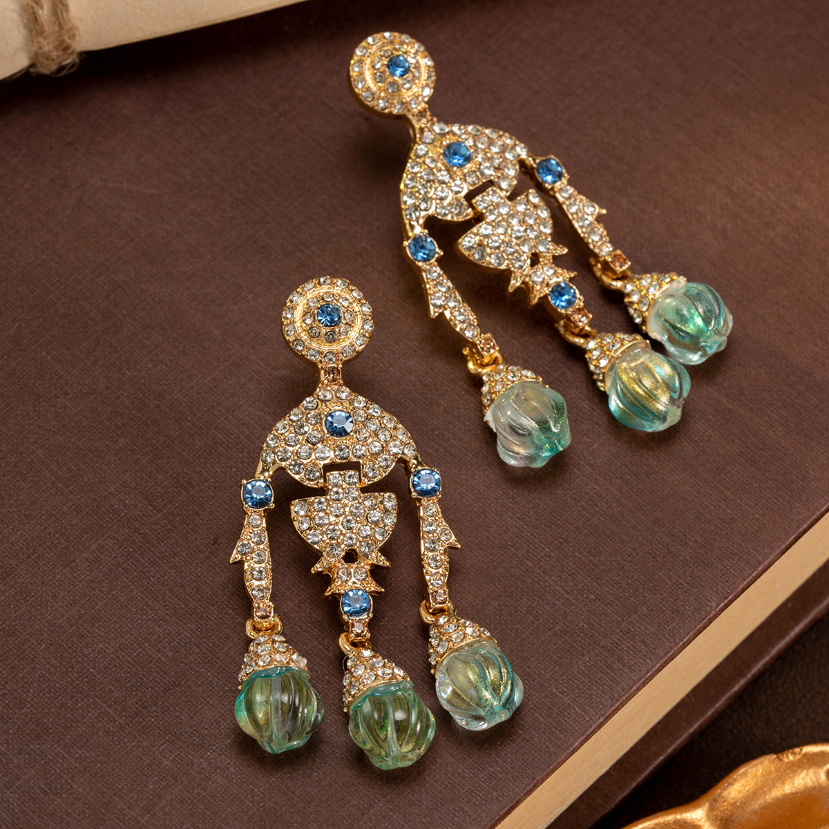 Grandes boucles d'oreilles simples de luxe léger, boucles d'oreilles rondes unies
