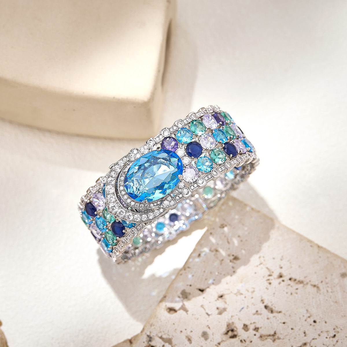 Parure Collier et Boucles d'Oreilles de Pierres Précieuses Multicolores de Luxe pour Tenues de Soirée Élégantes