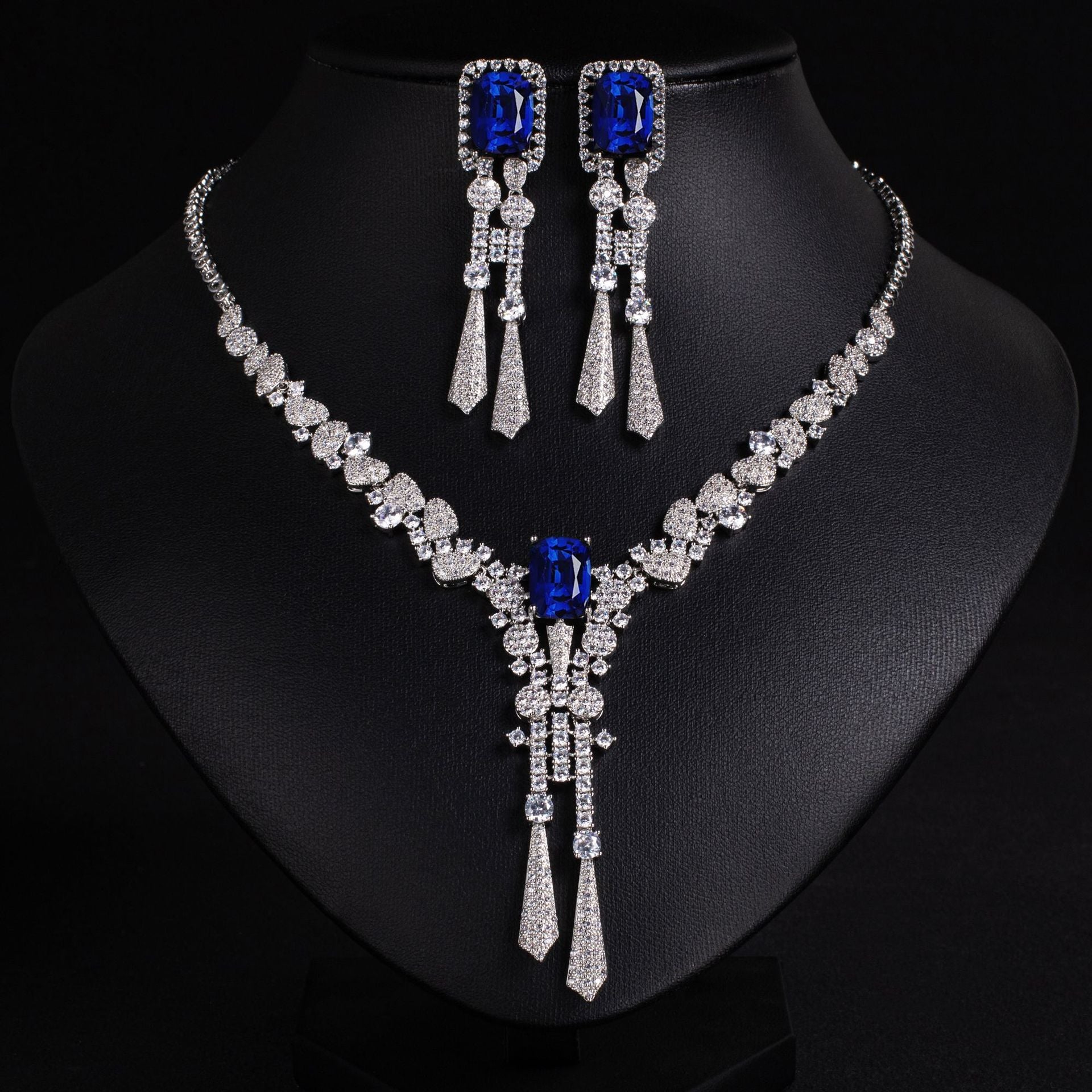 Luxury Emerald Green Crystal Tassel Necklace and Earrings Jewelry Set for Women