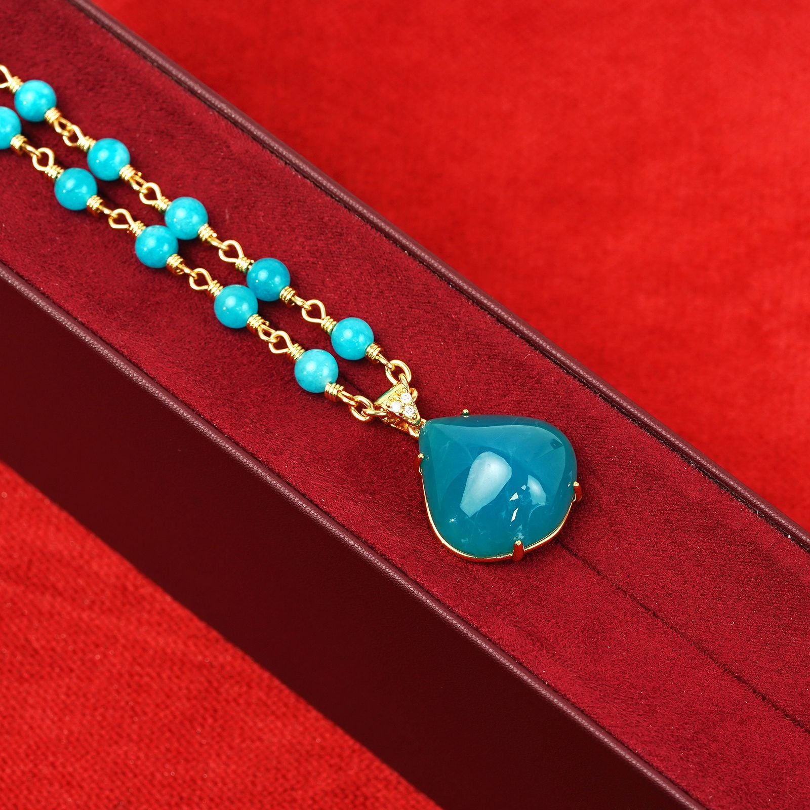 Minimalist design blue gemstone set