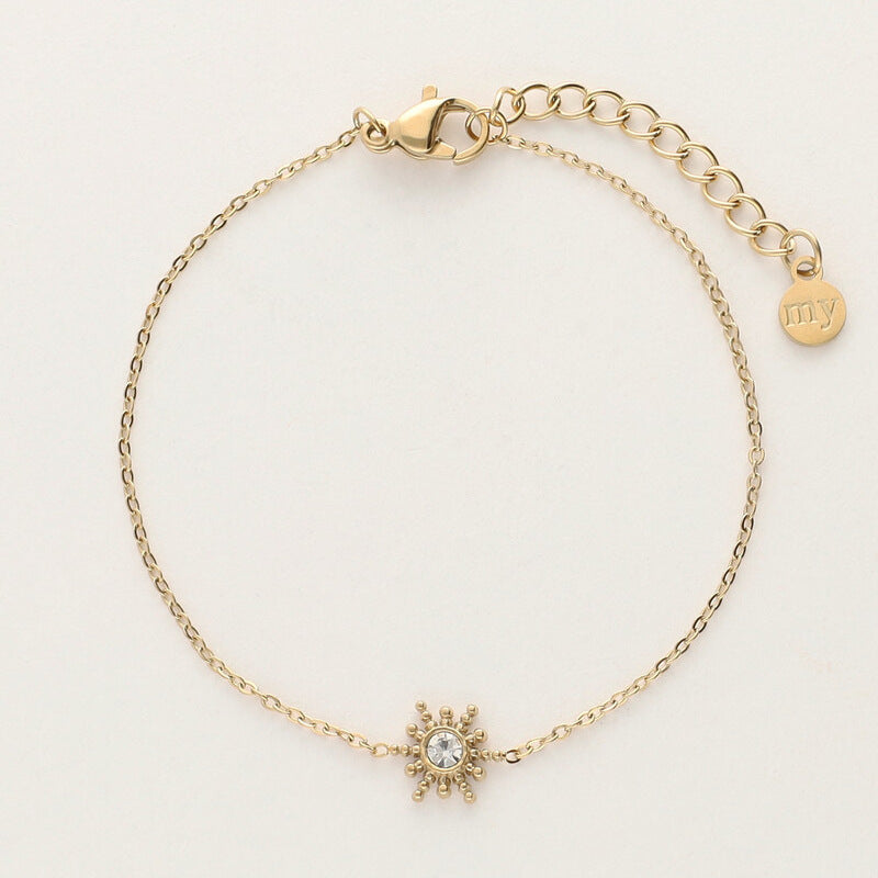 Light luxury zircon gold-plated bracelet.