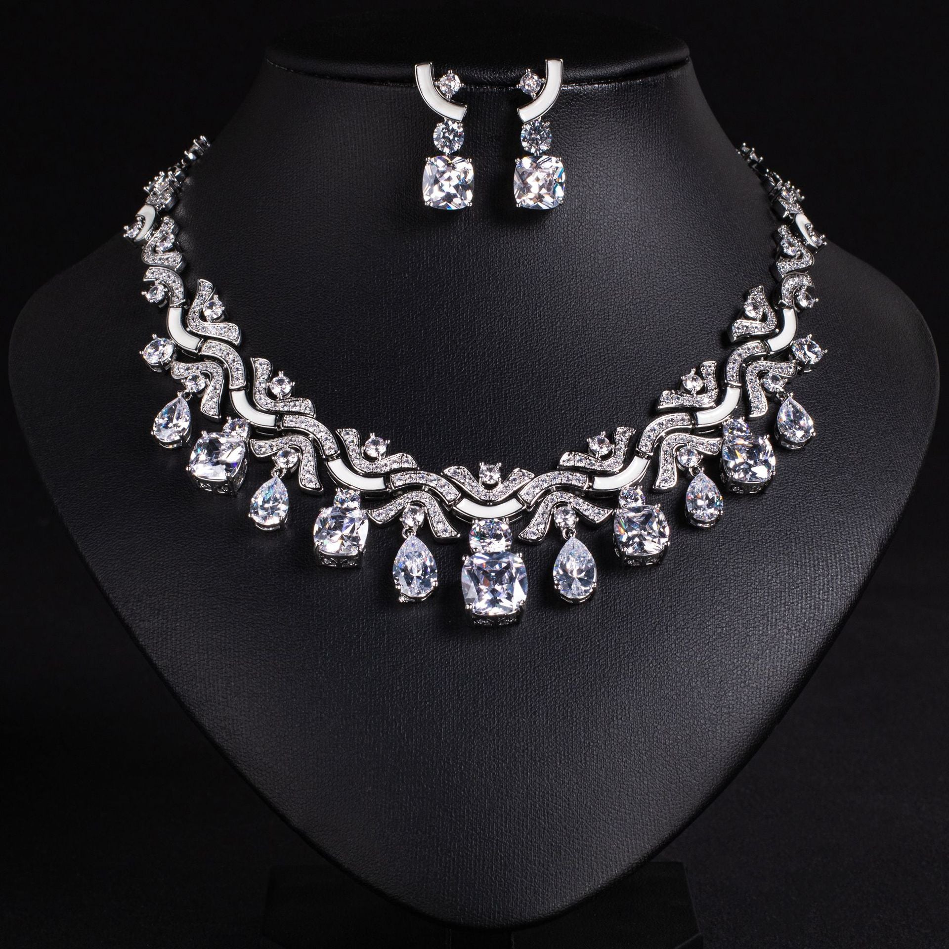Luxury Pink and Green Gemstone Necklace Set – Elegant Multicolor Jewelry with Earrings