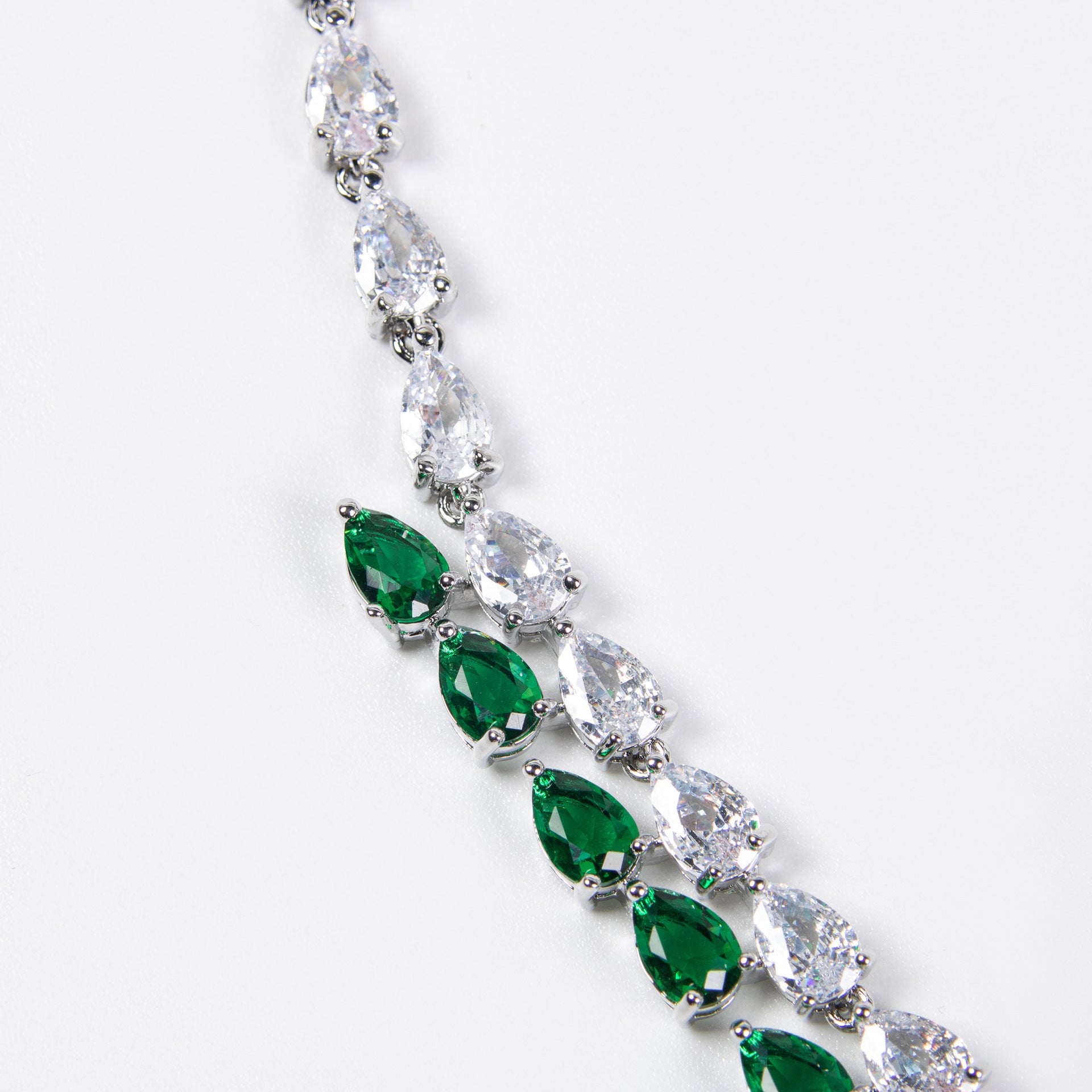 Emerald Green Teardrop Jewelry Set – Elegant Crystal Necklace Earrings