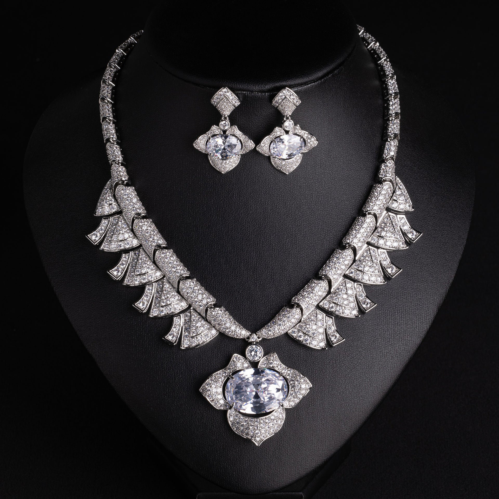 Luxury Red Gemstone Statement Necklace Set – Sparkling Gold Earrings Jewelry
