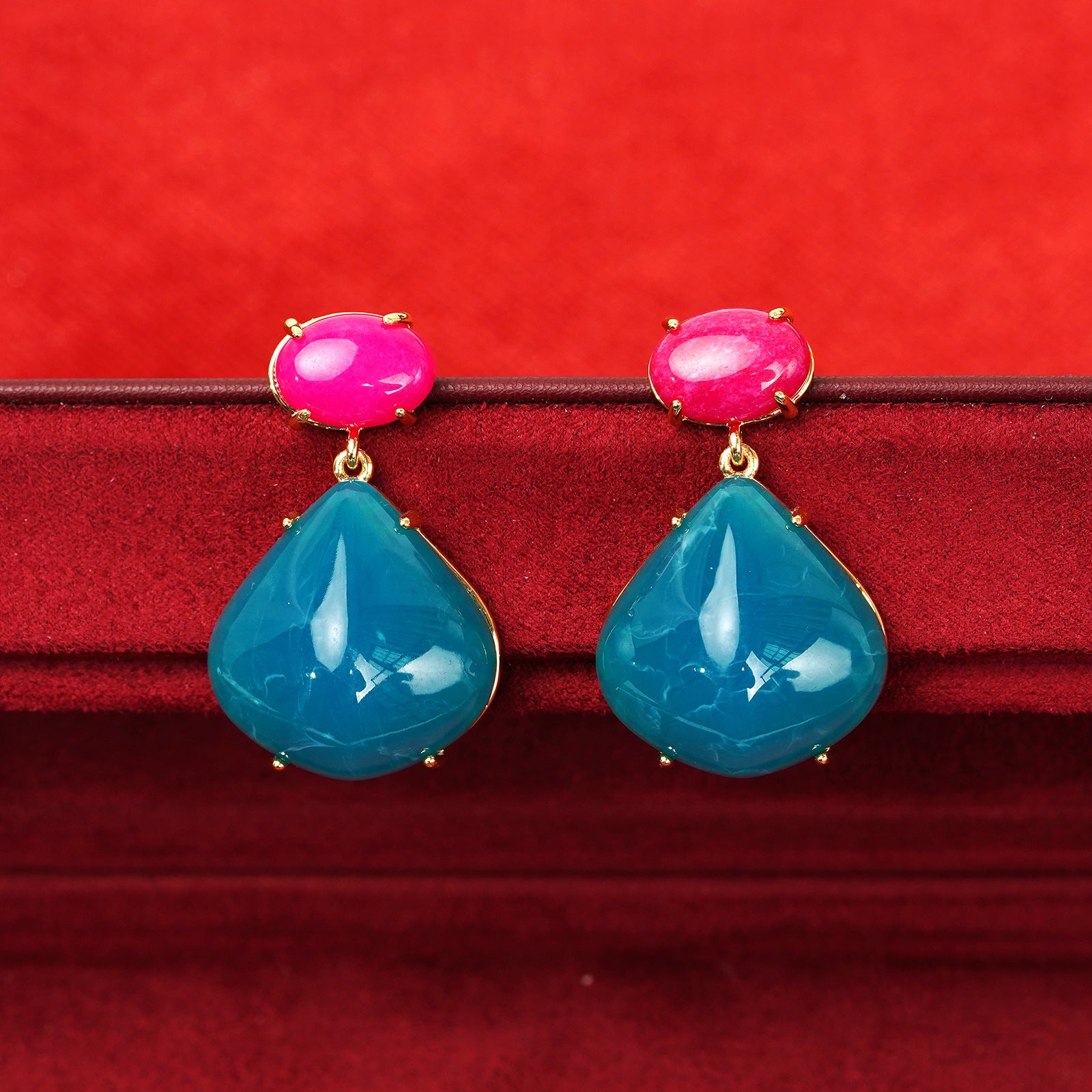 Minimalist design blue gemstone set