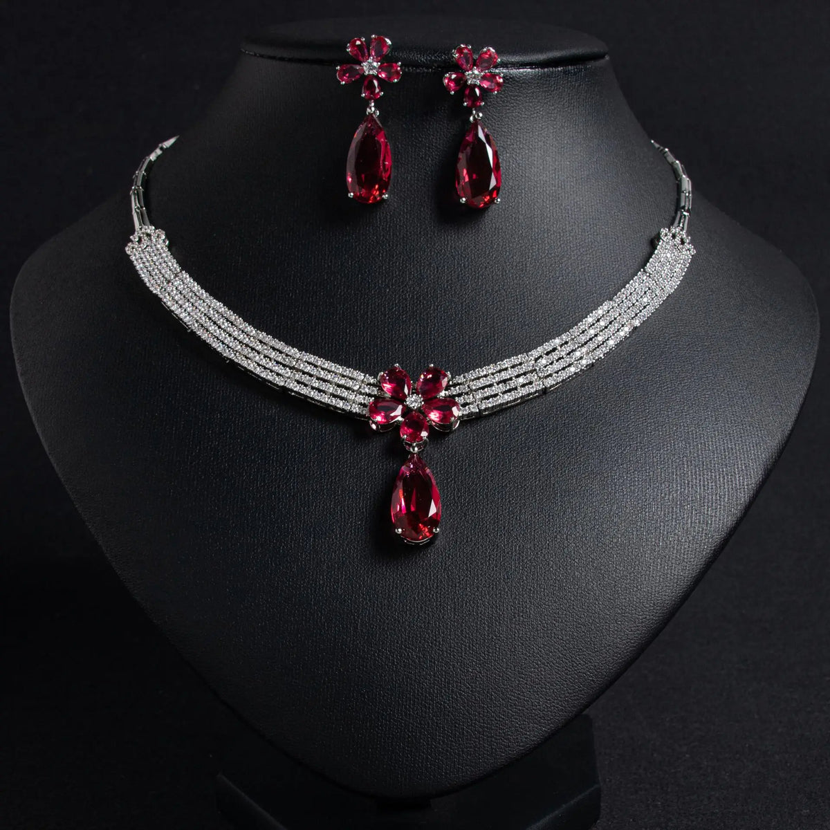 Fashion zircon bow water drop necklace light luxury niche dinner party wind collarbone chain high-end sense necklace