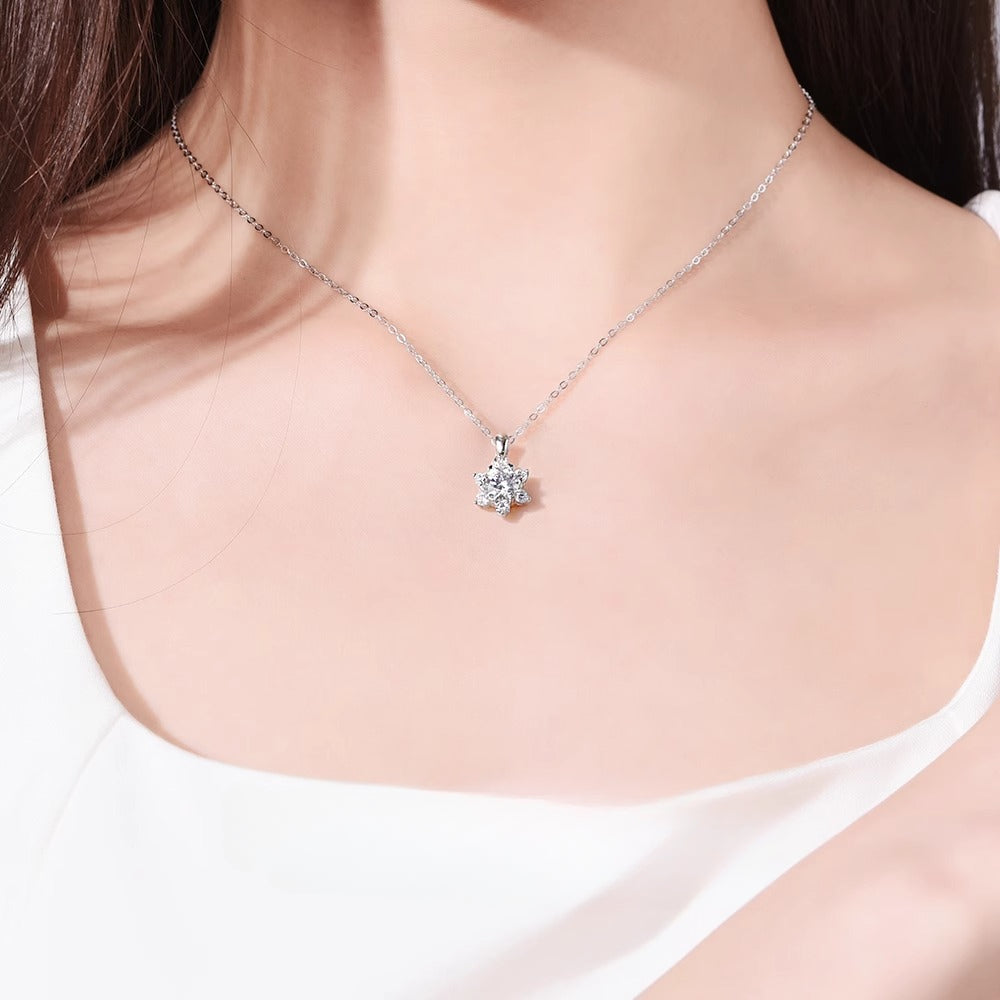 Masuria Snowflake Necklace