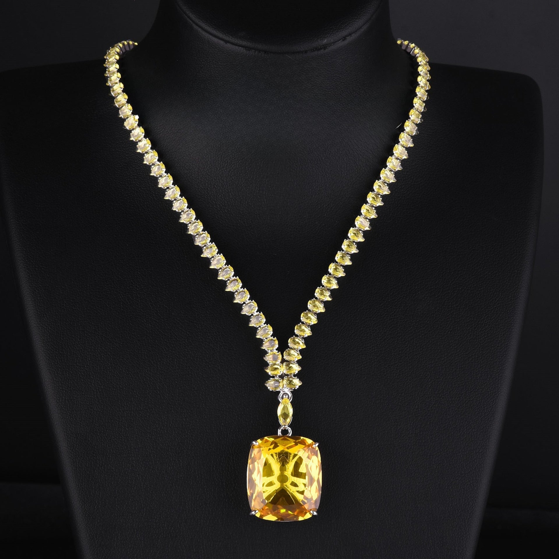 Fashion Sapphire Necklace 20 Carat Colored Treasure Set