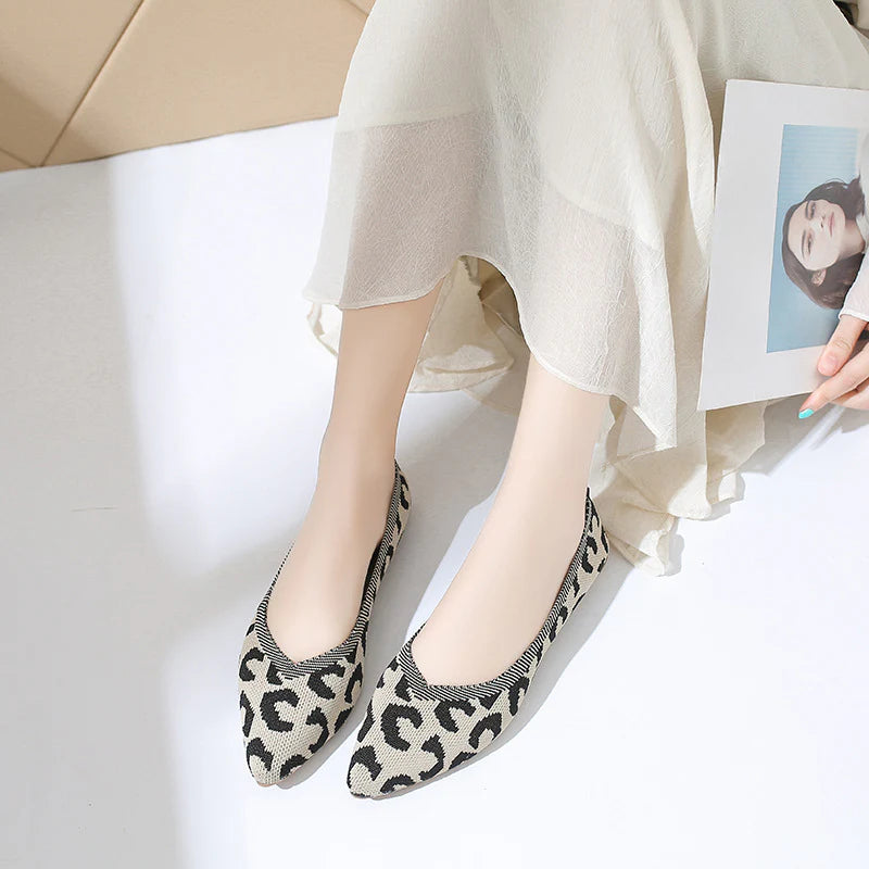 Fashion pointed woven soft-soled casual shoes