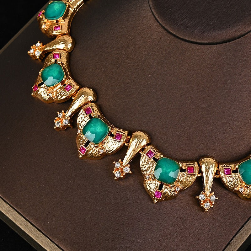 Vintage Geometric Alloy Embossed Green Rhinestone Necklace Set