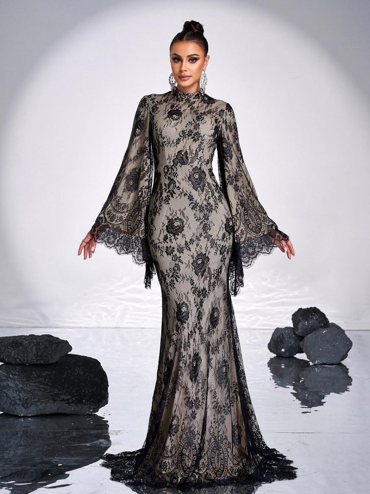 Stylish sexy lace long-sleeved dress